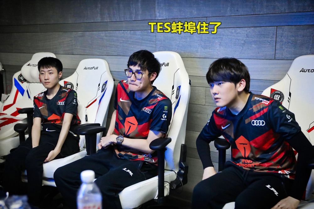 包含莱万多夫斯基爆冷击败塞尔维亚队，赛事规则更新引爆全场！的词条